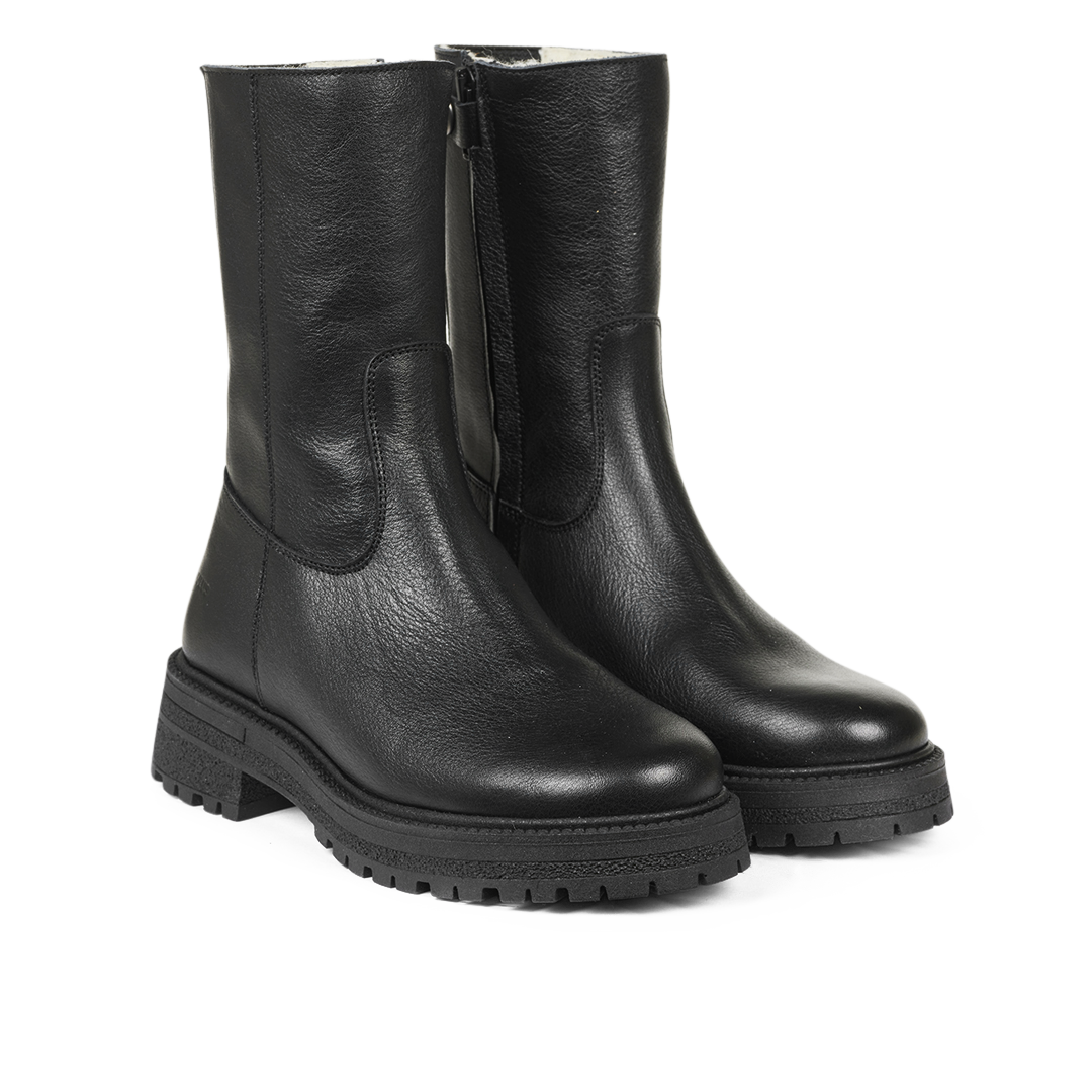 Mid-height boot with elastic and zipper