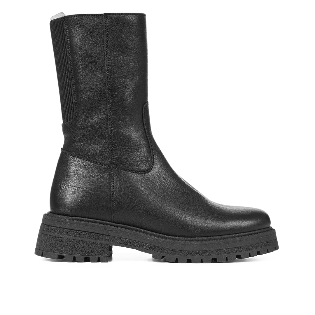 Mid-height boot with elastic and zipper