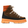 Ankle boot with elastic and wool lining