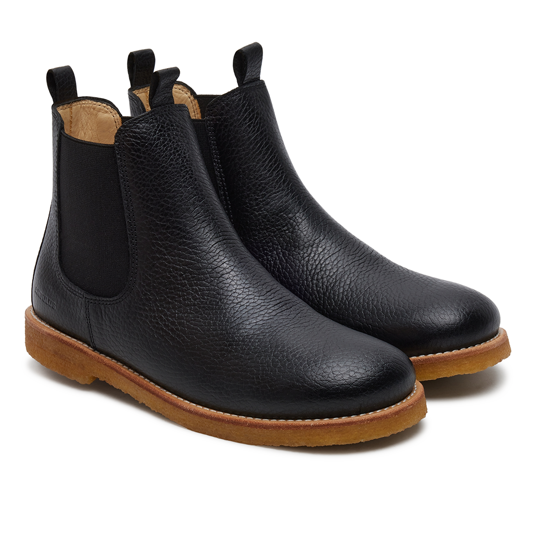 Chelsea boot with elastic