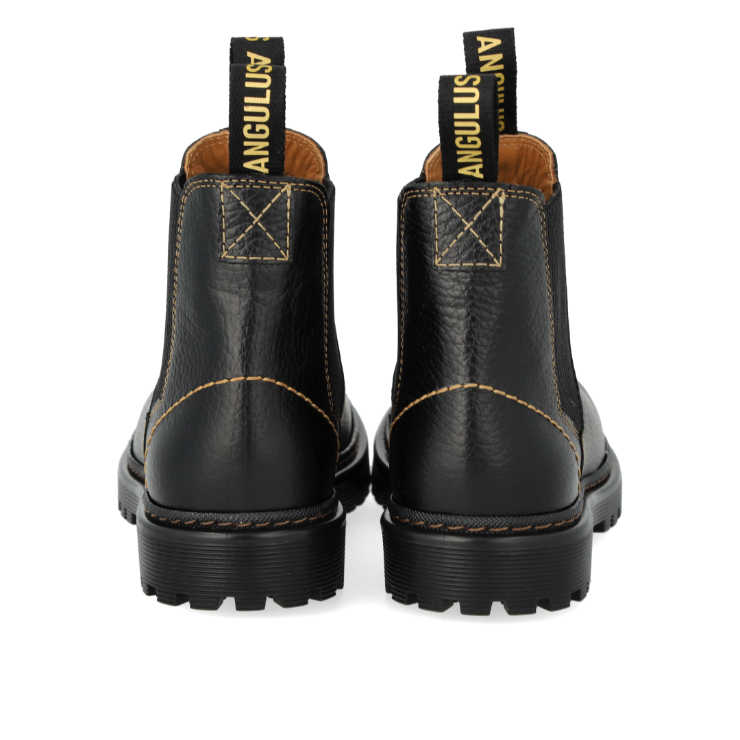Chelsea boot with logo straps