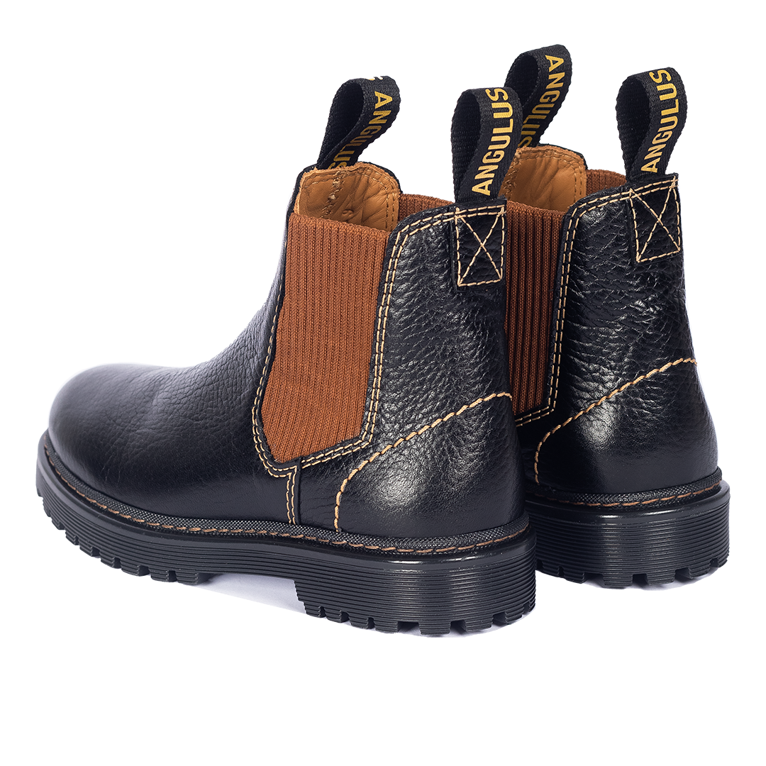 Chelsea boot with logo straps