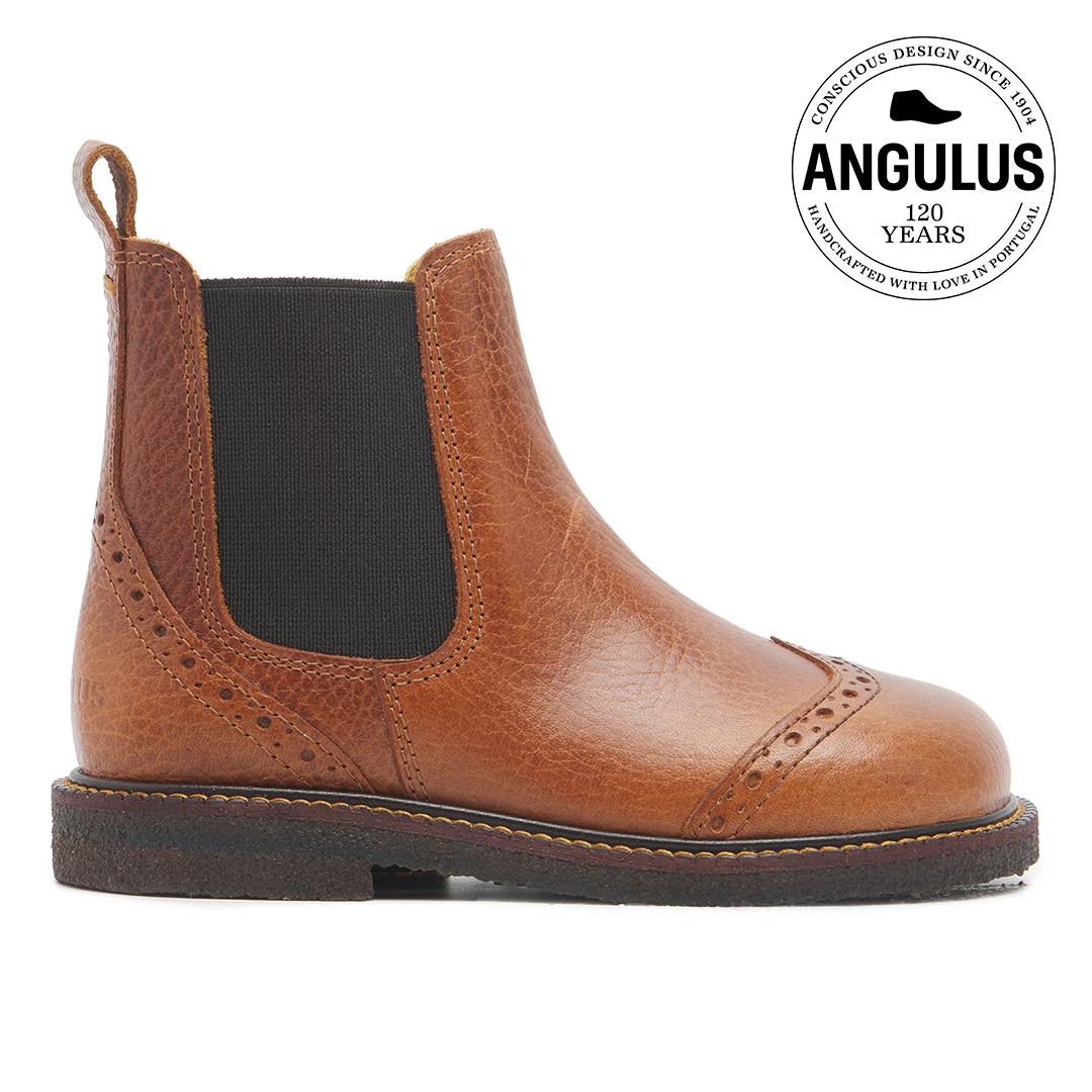 Chelsea Boot with brogue perforation