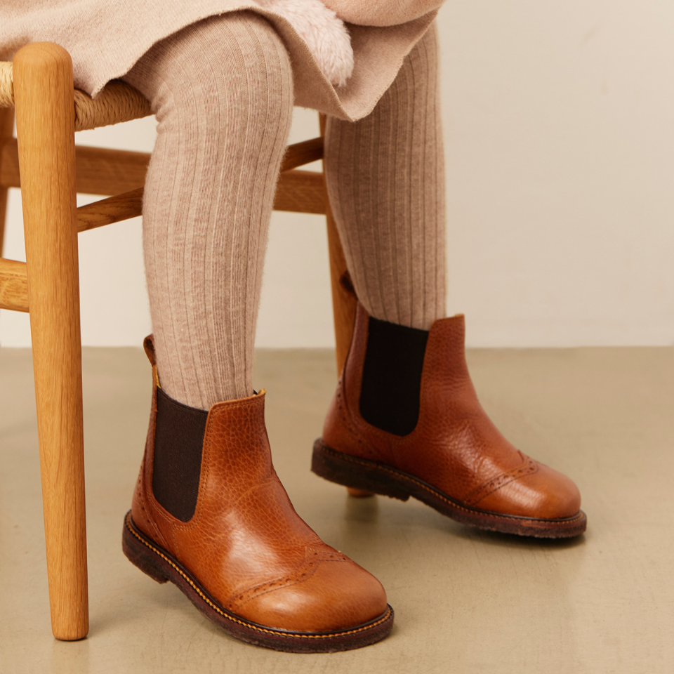 Chelsea Boot with brogue perforation