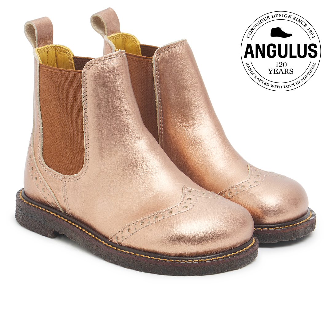 Chelsea Boot with brogue perforation