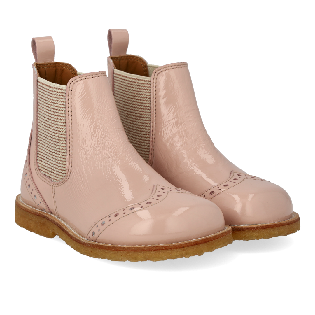 Chelsea boot with decorative brogue perforations