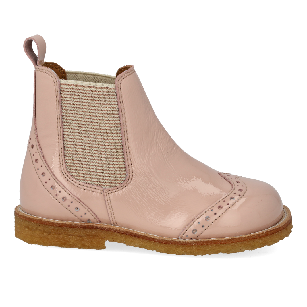 Chelsea boot with decorative brogue perforations
