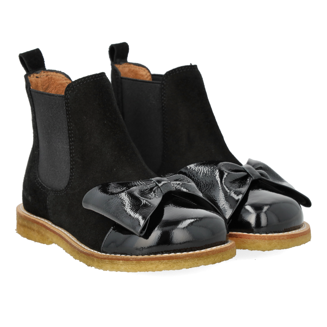 Chelsea boot with a bow