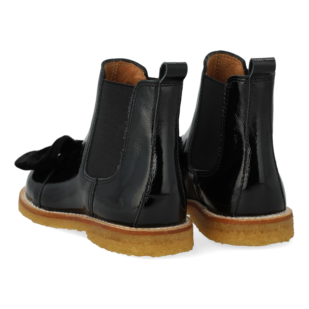 Chelsea boot with velour bow