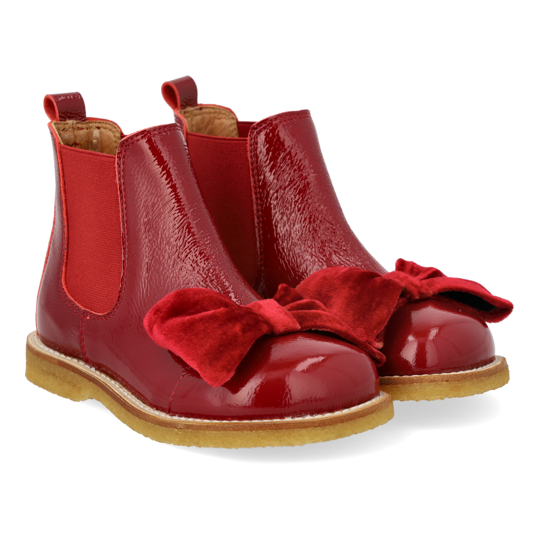Chelsea boot with velour bow