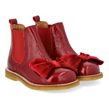 Chelsea boot with a velvet bow