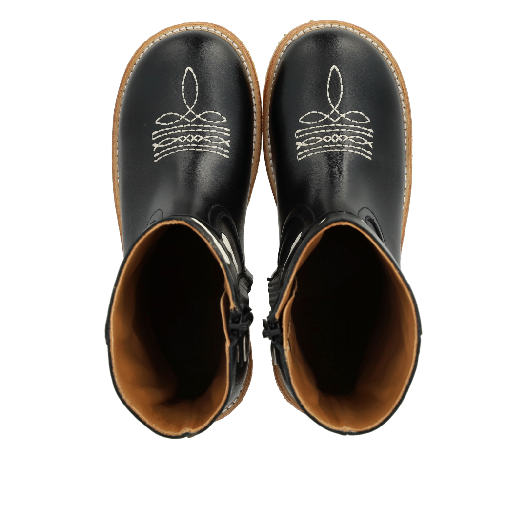 Cowboy boot with embroidered hearts