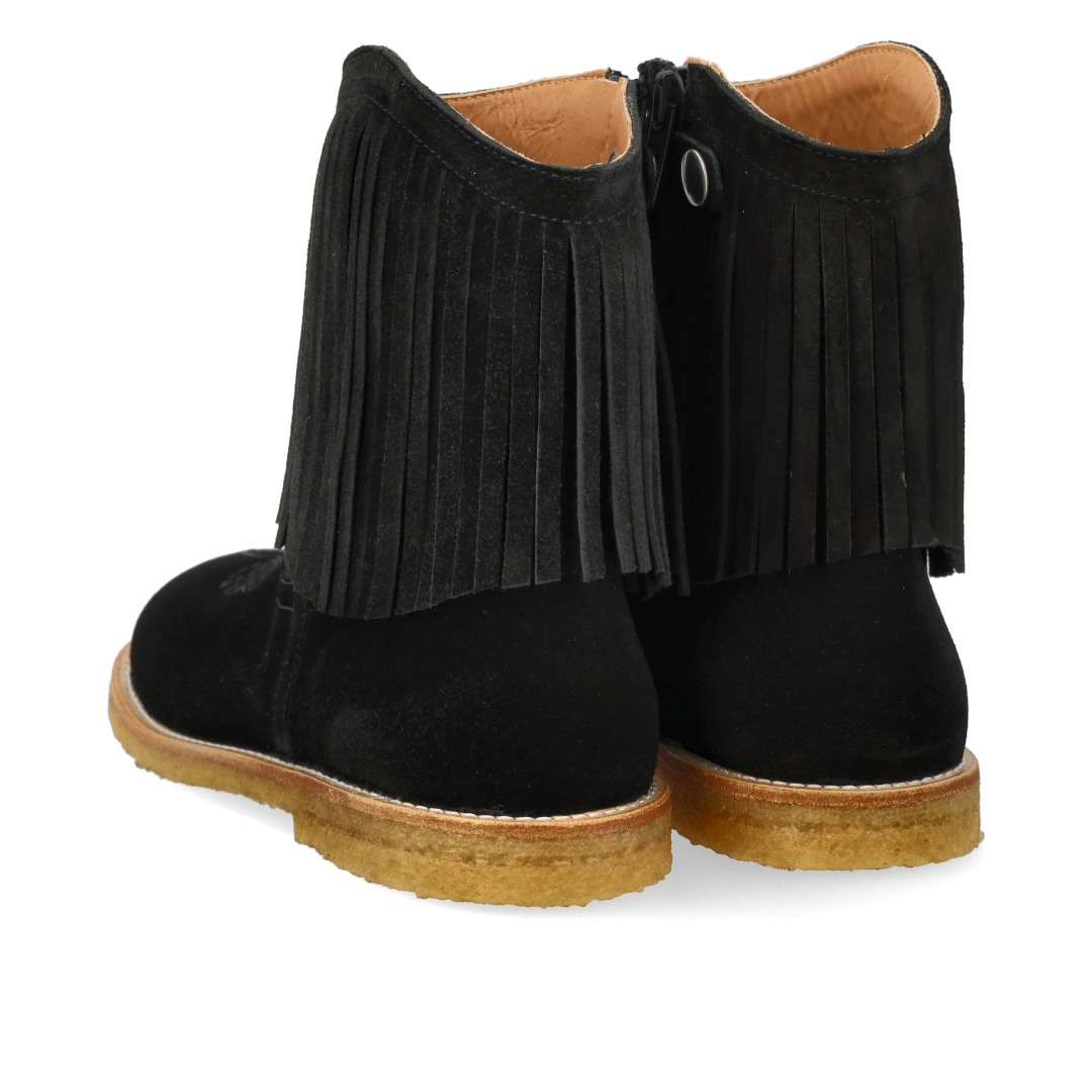 Cowboy boot with fringes and embroidery