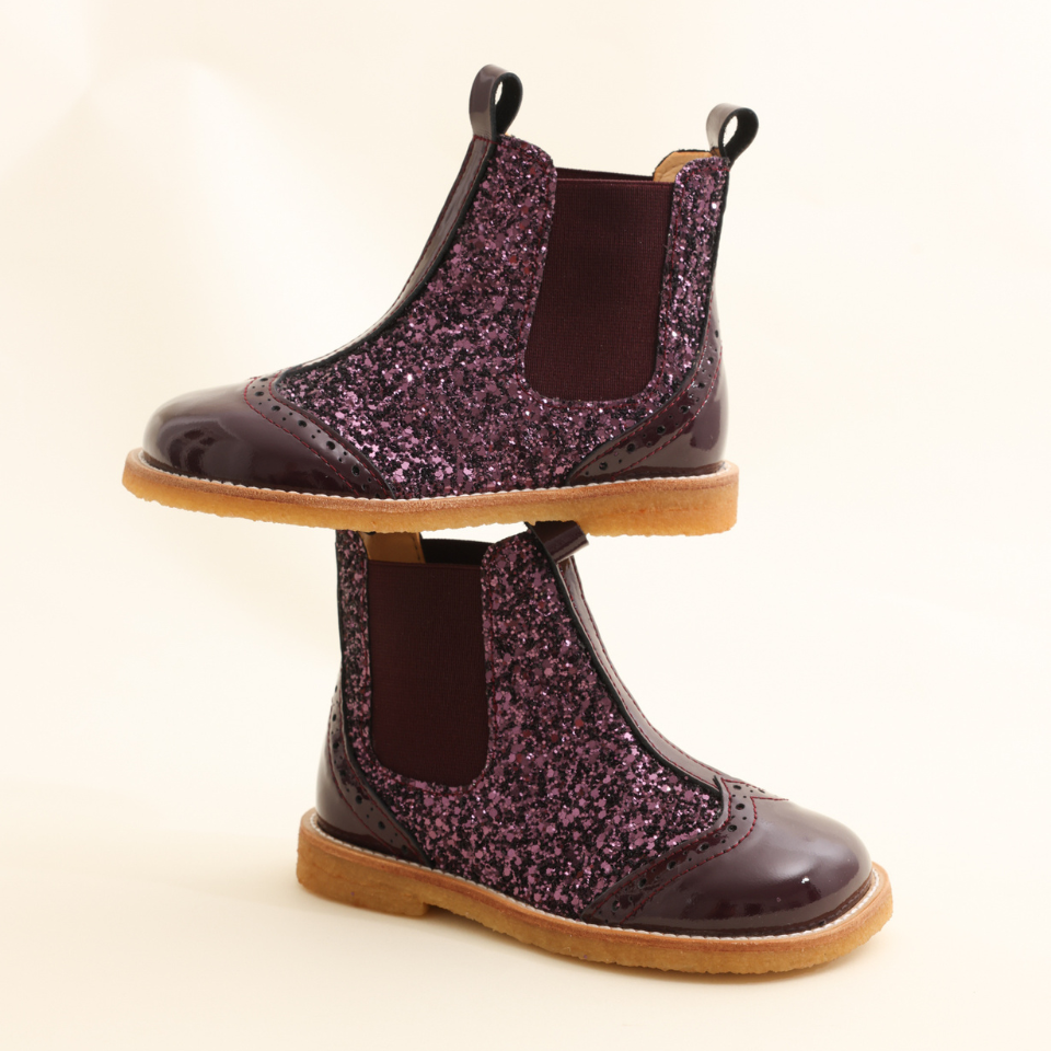 Chelsea boot with glitter and brogue details