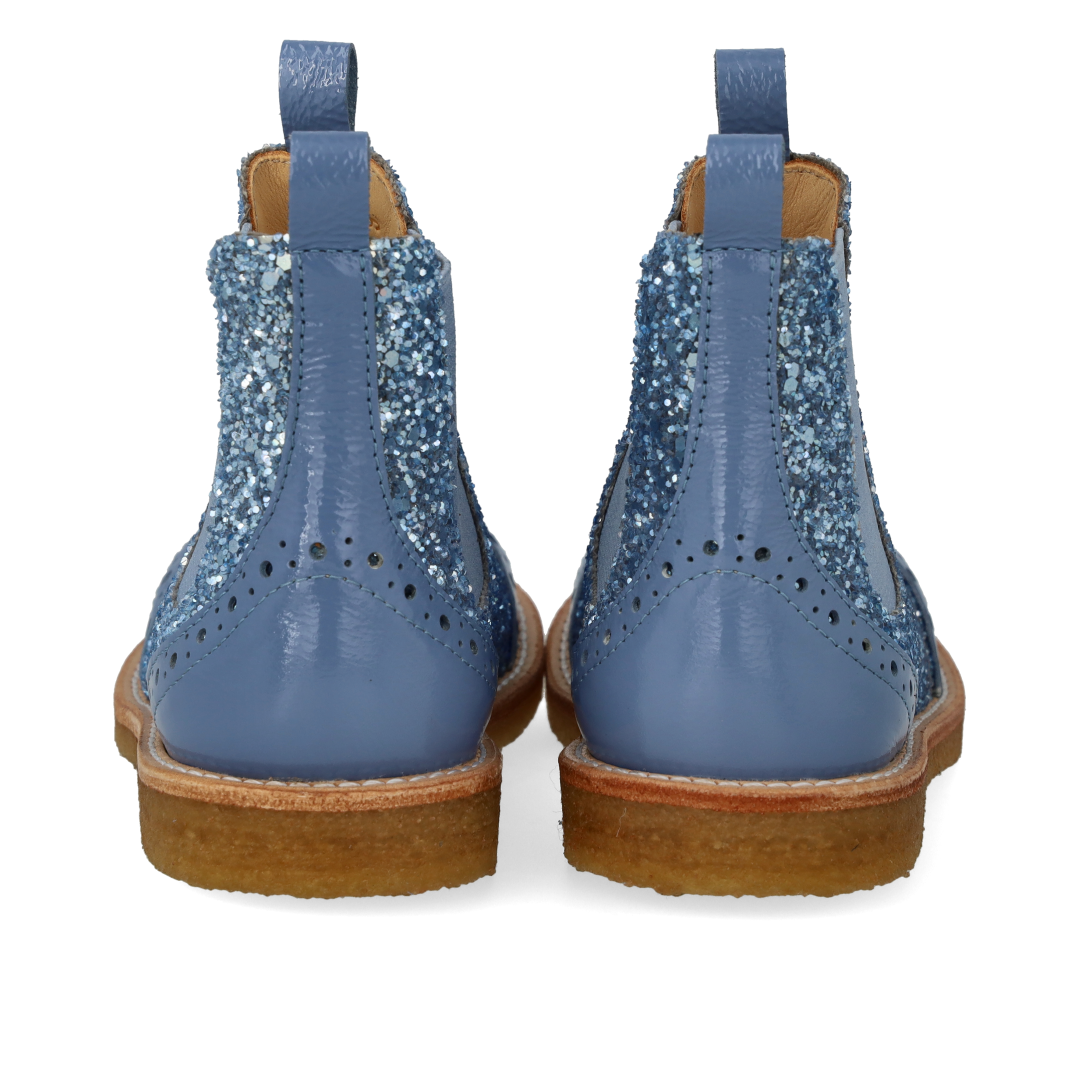 Chelsea boot with brogue perforation