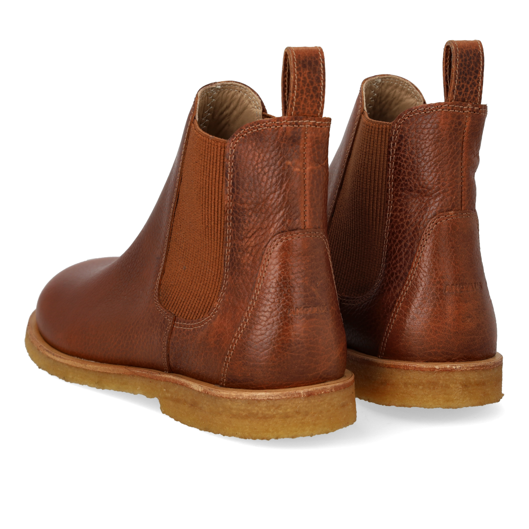 Chelsea boot with elastic and wide fit