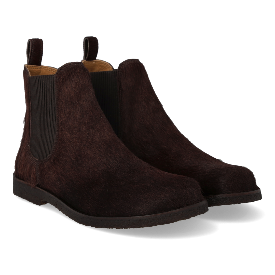 Chelsea boot with elastic and Wide fit
