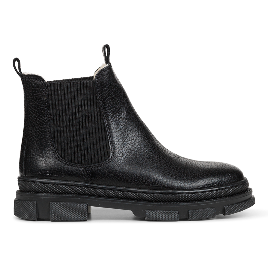 Chelsea boot with elastic and wool lining