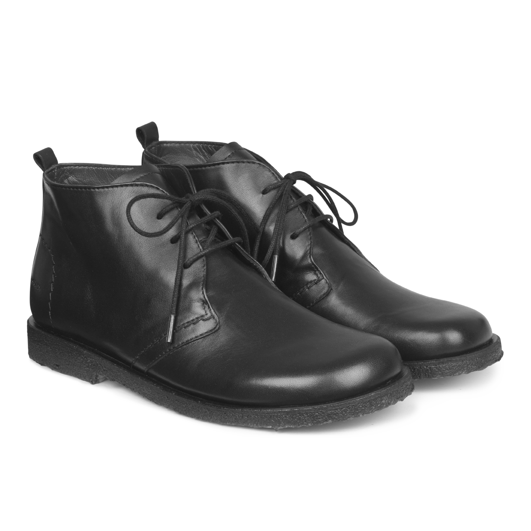 Desert boot with a wide fit