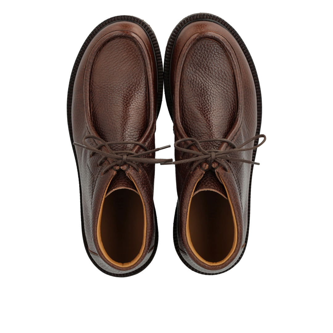 Lace-up shoes with decorative trim