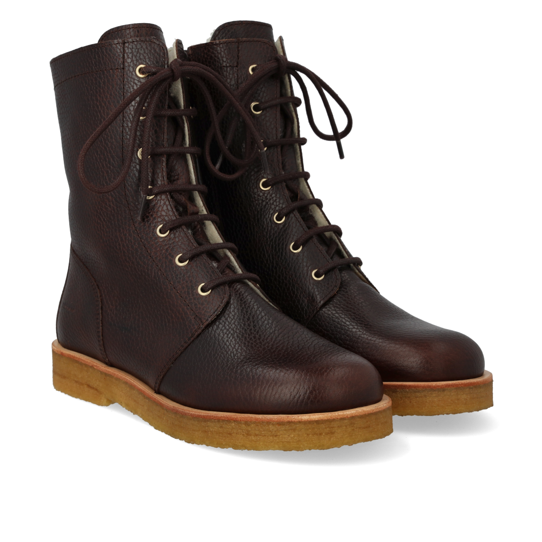 Lace-up boot with wool lining