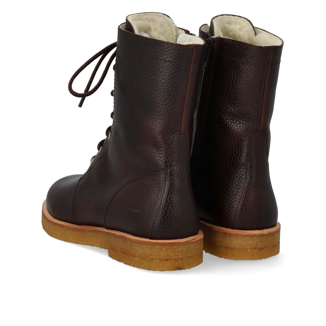 Lace-up boot with wool lining