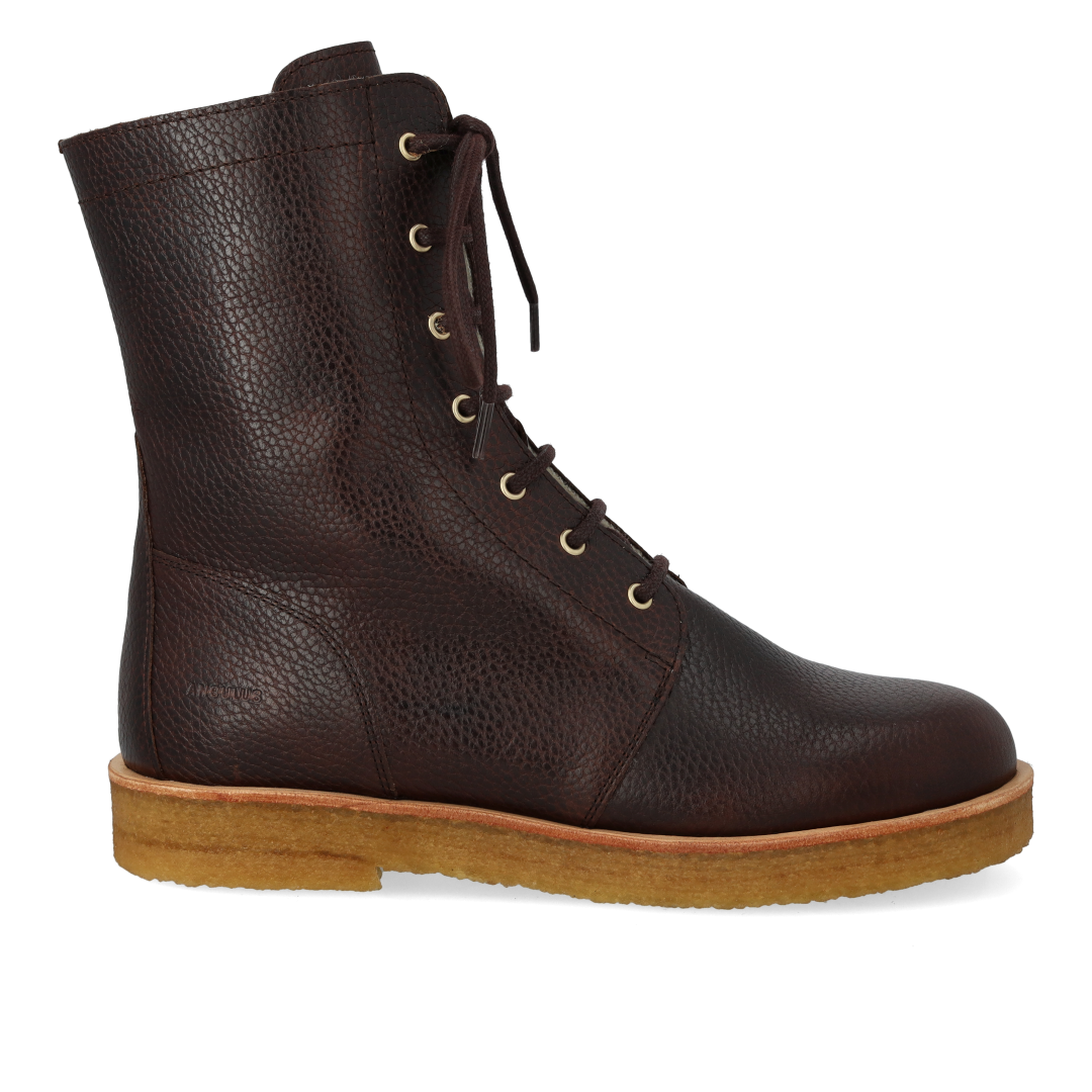 Lace-up boot with wool lining