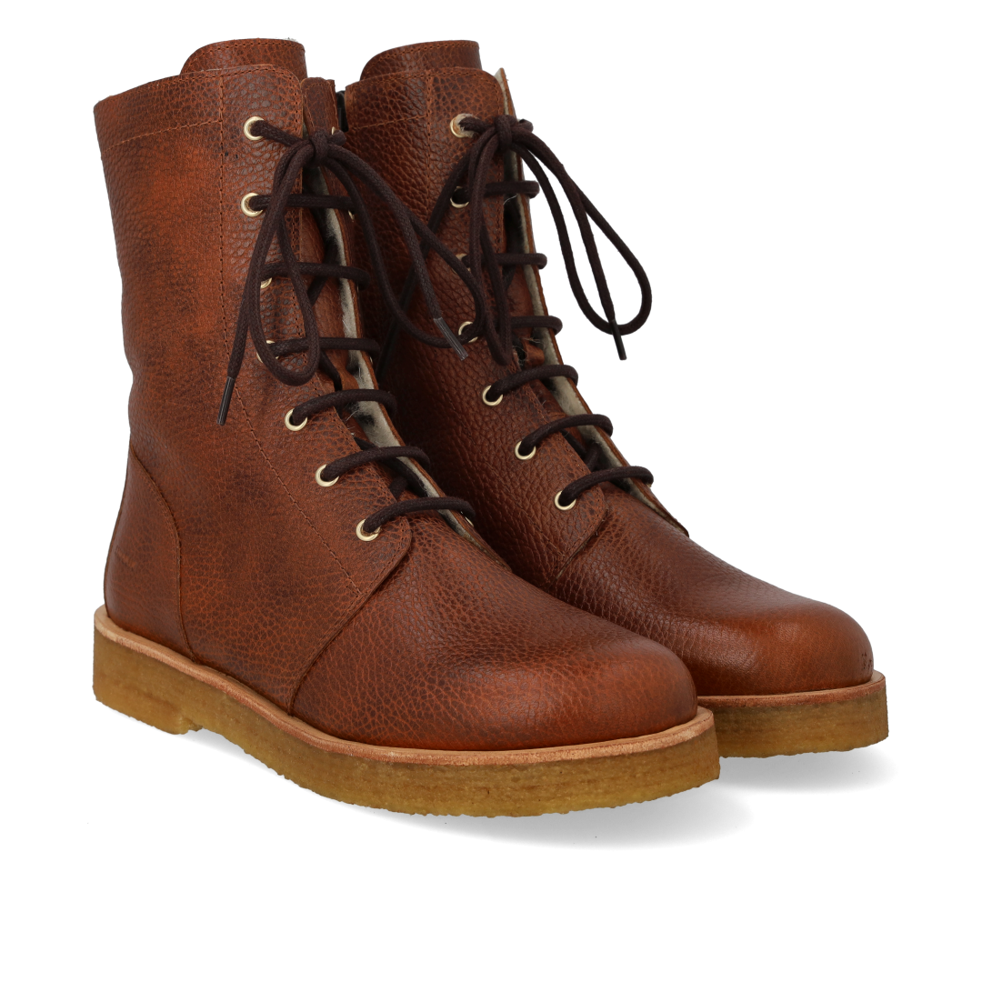 Lace-up boot with wool lining