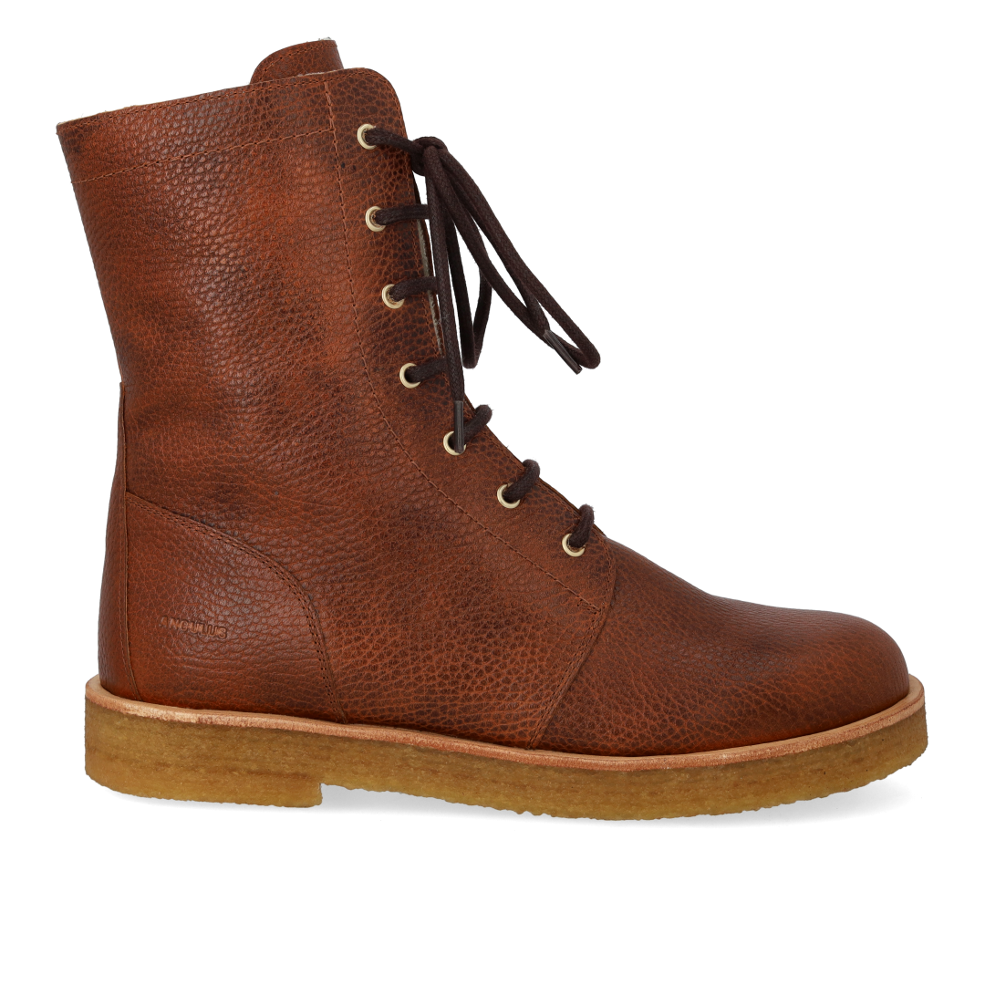 Lace-up boot with wool lining