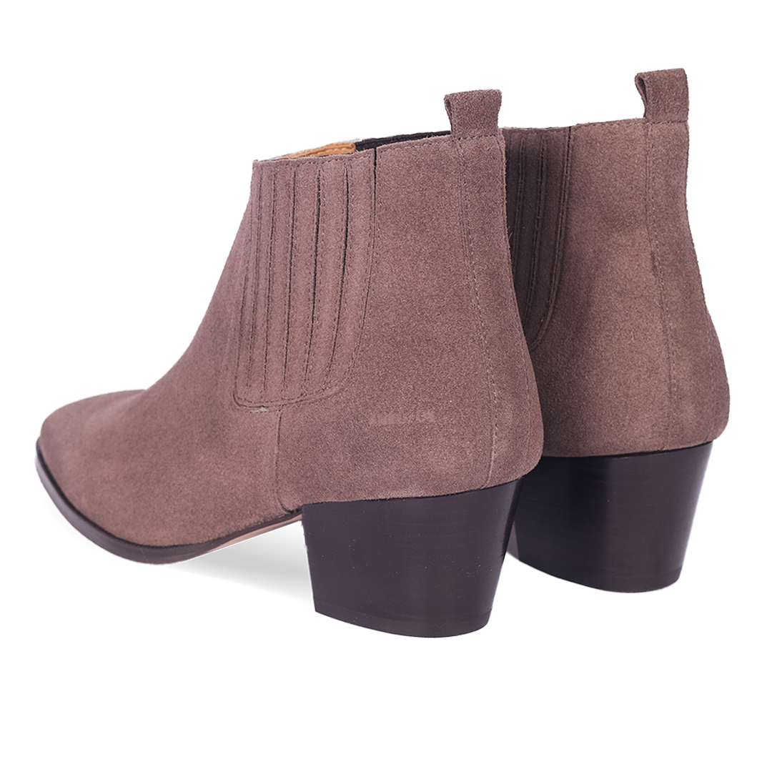 Ankle boot with heel