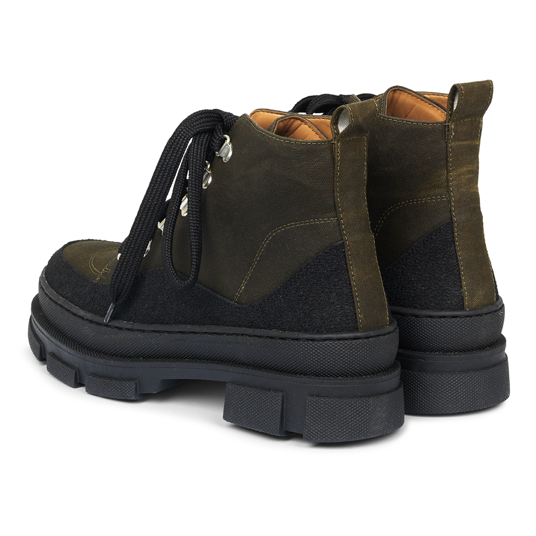 Lace-up boot