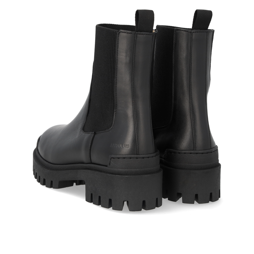 Chelsea boot with elastic