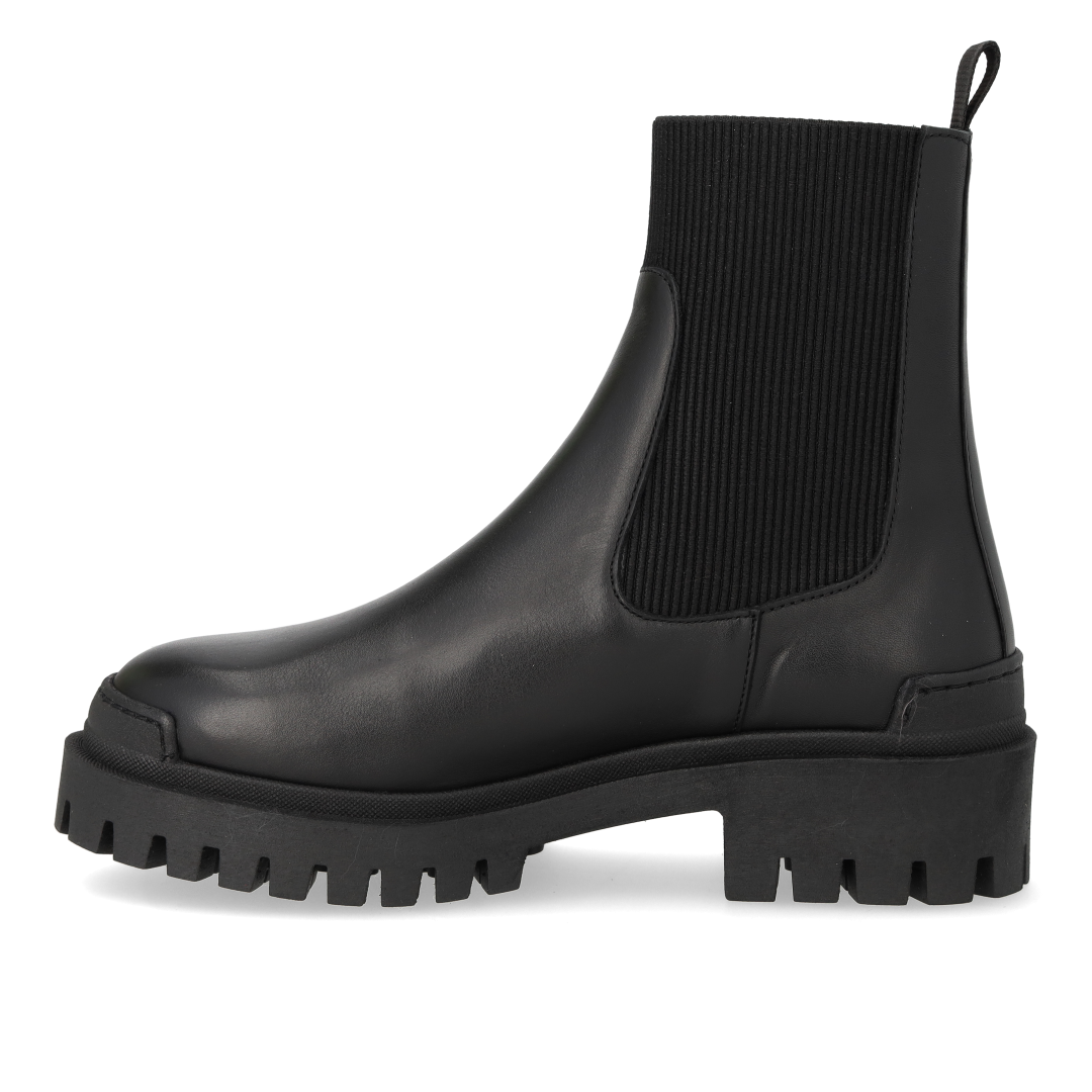 Chelsea boot with elastic
