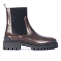 Chelsea boot with elastic