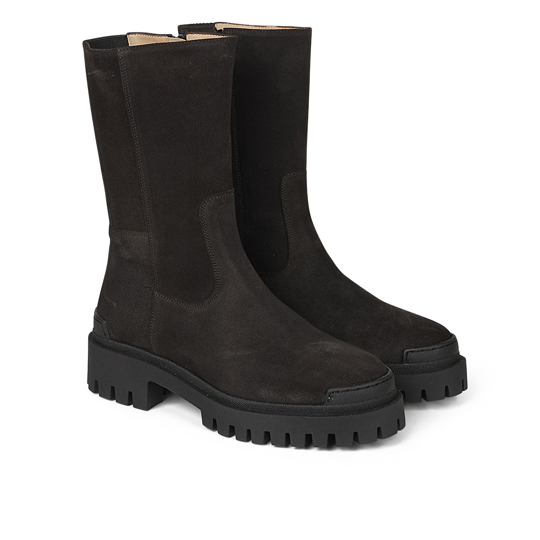Mid-height Chelsea boot