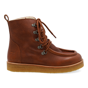Boot with wool lining and wide fit