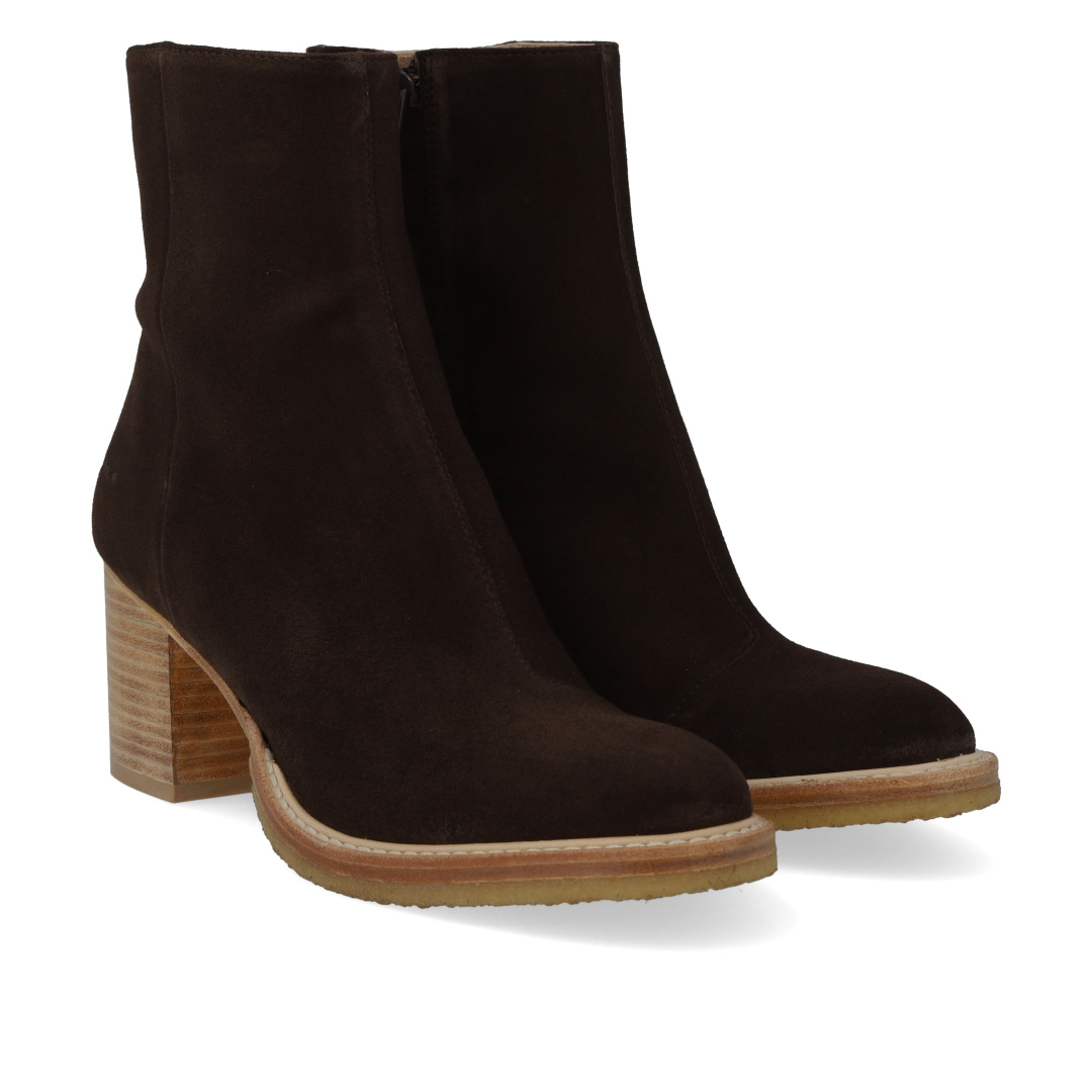 Block-heeled ankle boot with zipper