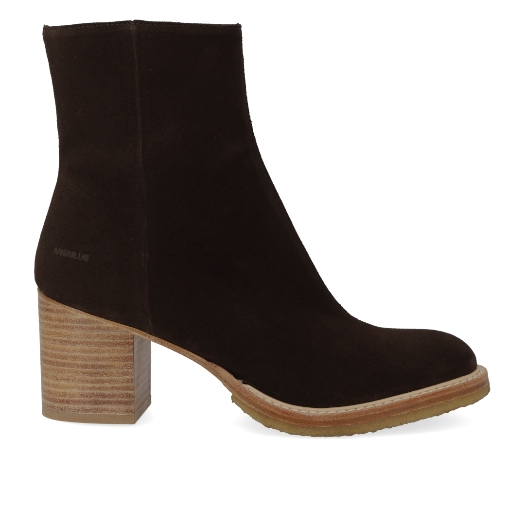 Block-heeled ankle boot with zipper