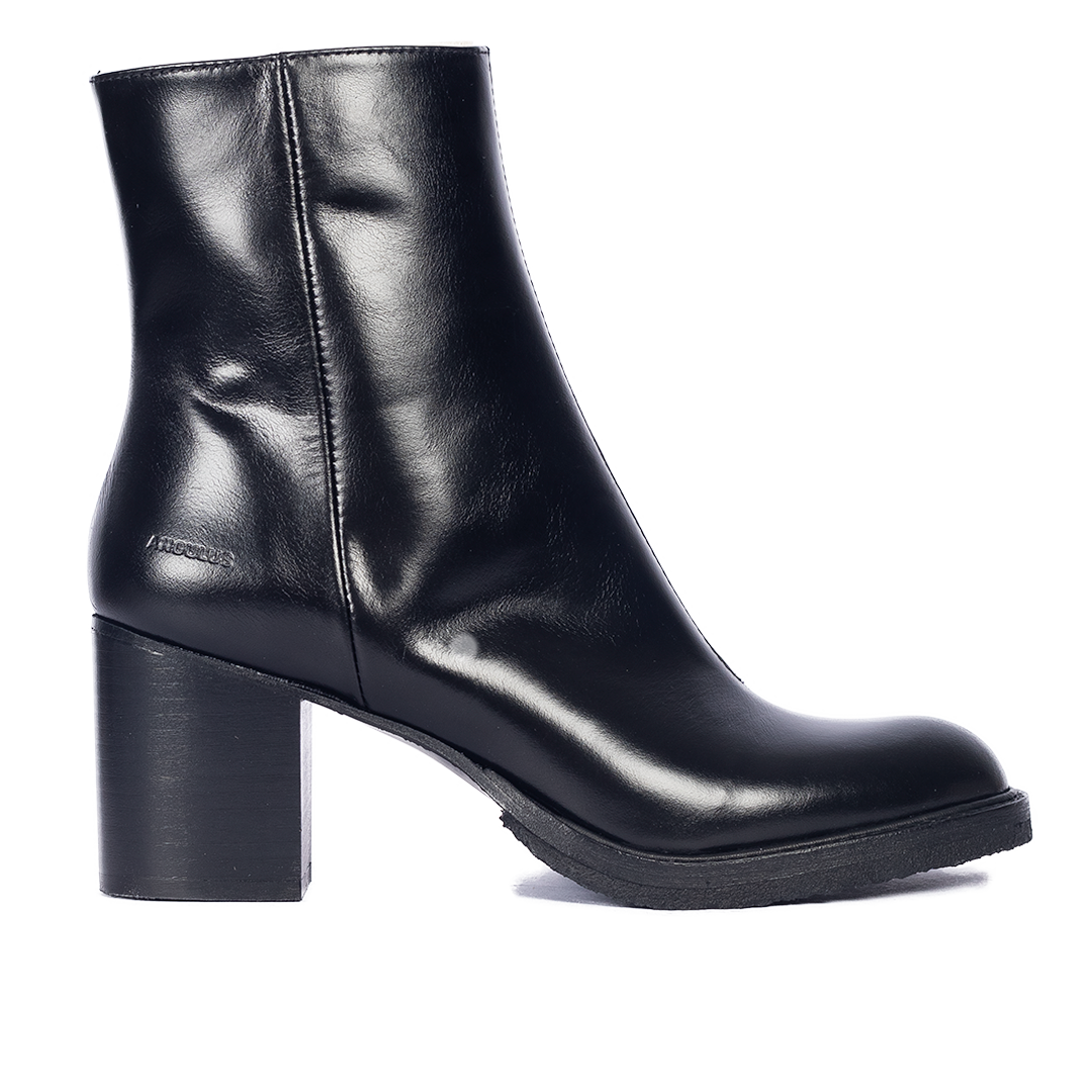 70s-inspired leather boot