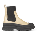 Boot with elastic