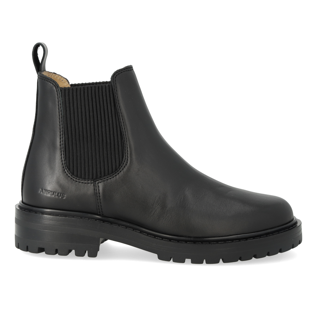 Chelsea boot with elastic