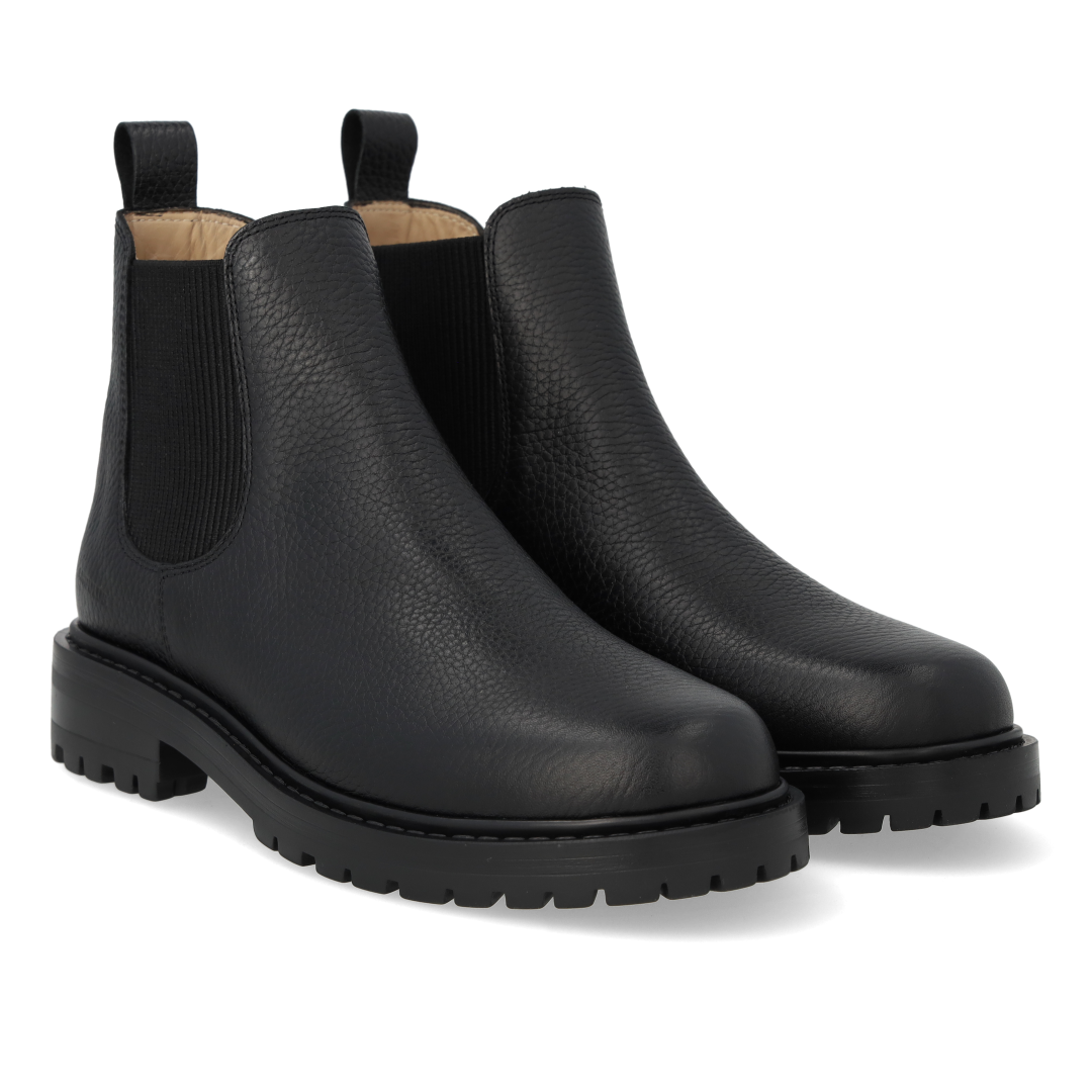 Chelsea boot with elastic