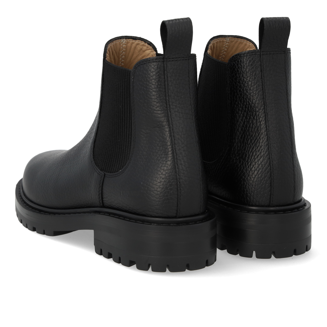 Chelsea boot with elastic