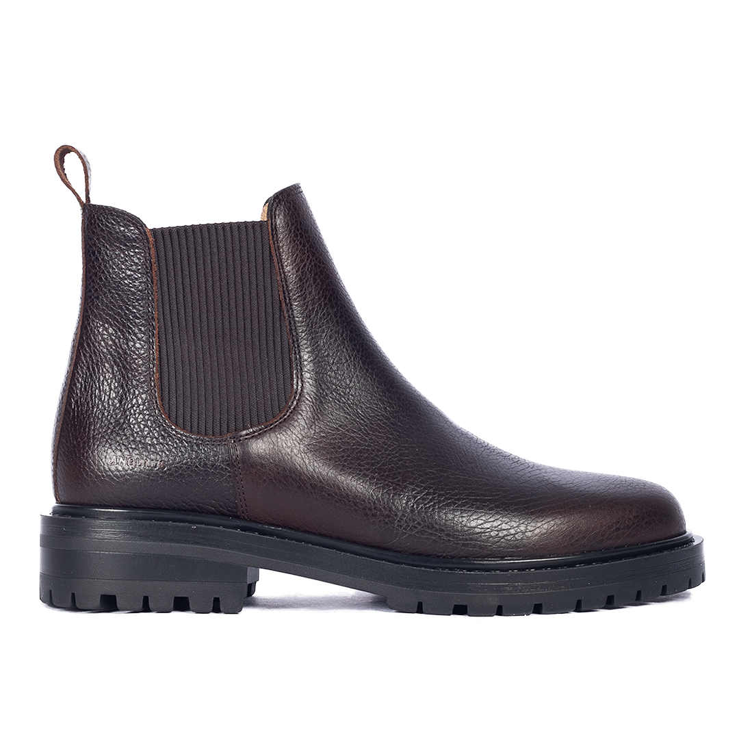 Chelsea boot with elastic