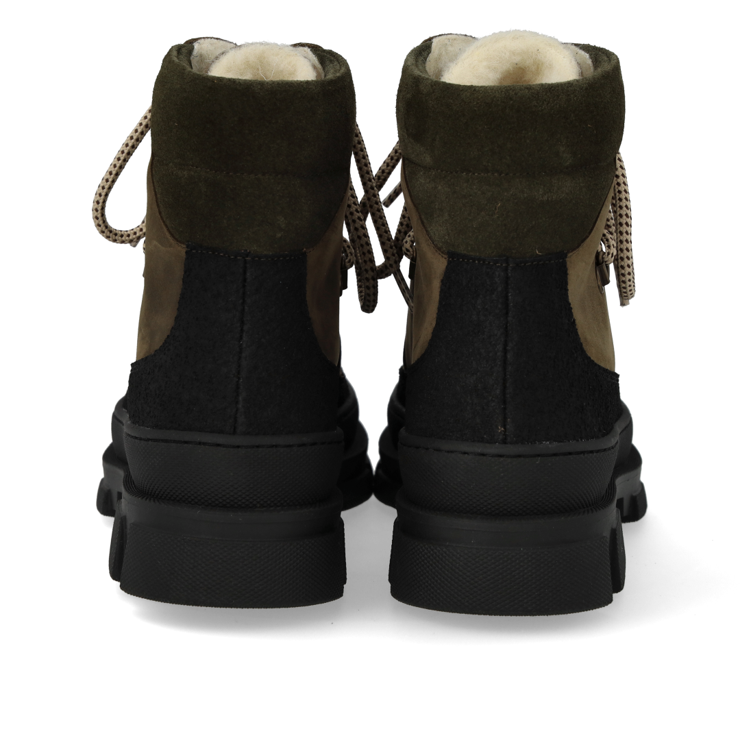 Lace-up boot with wool lining