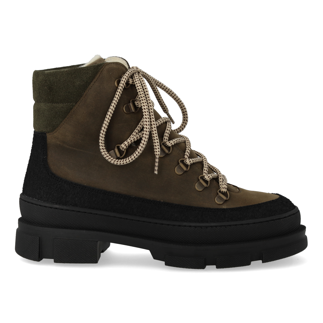 Lace-up boot with wool lining