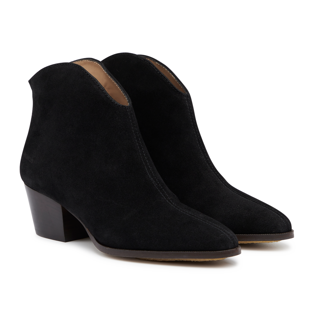 Ankle boot with heel