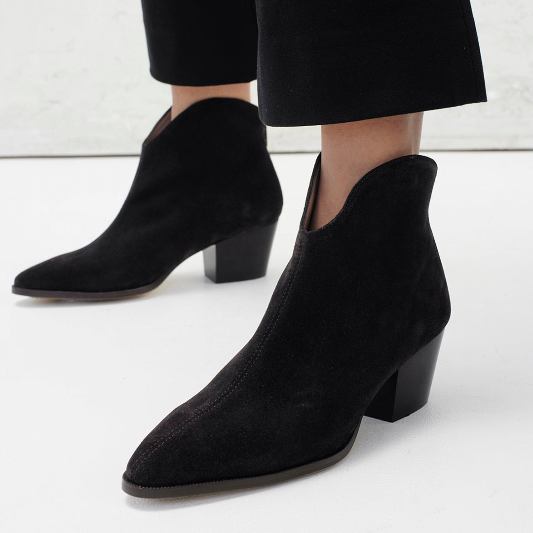 Heeled ankle boot