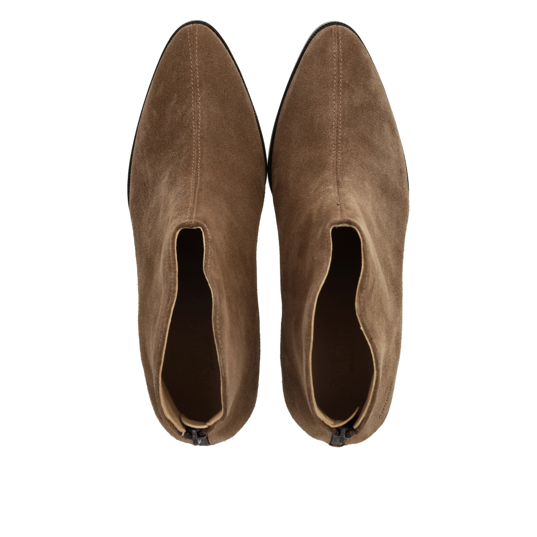 Ankle boot with heel