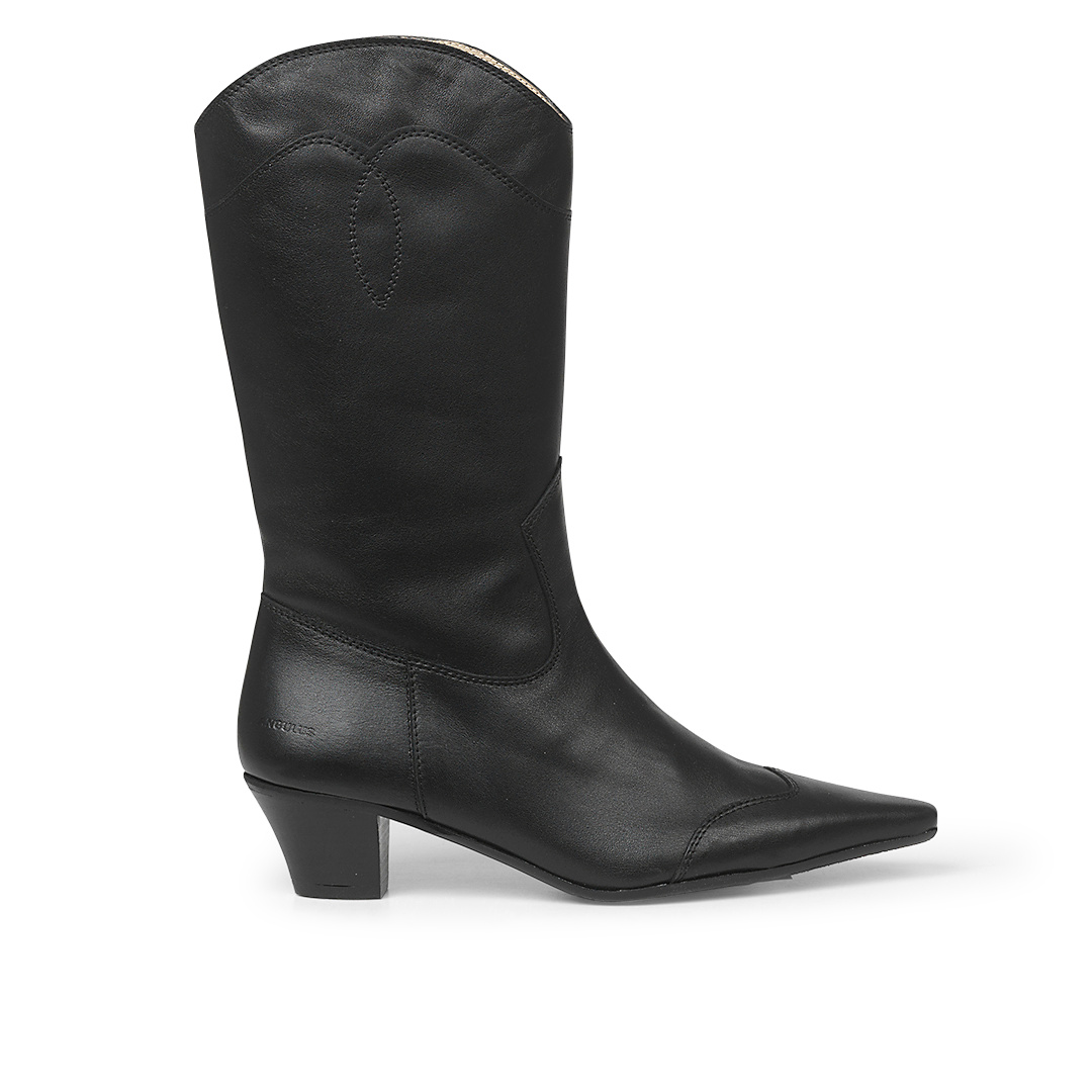 Cowboy boot with zipper